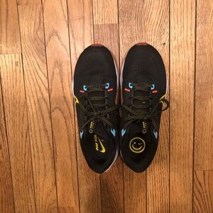 Nike Women’s Black Running Sneakers with Multicolor Accents
